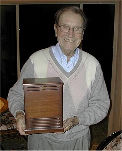 Don Leslie med